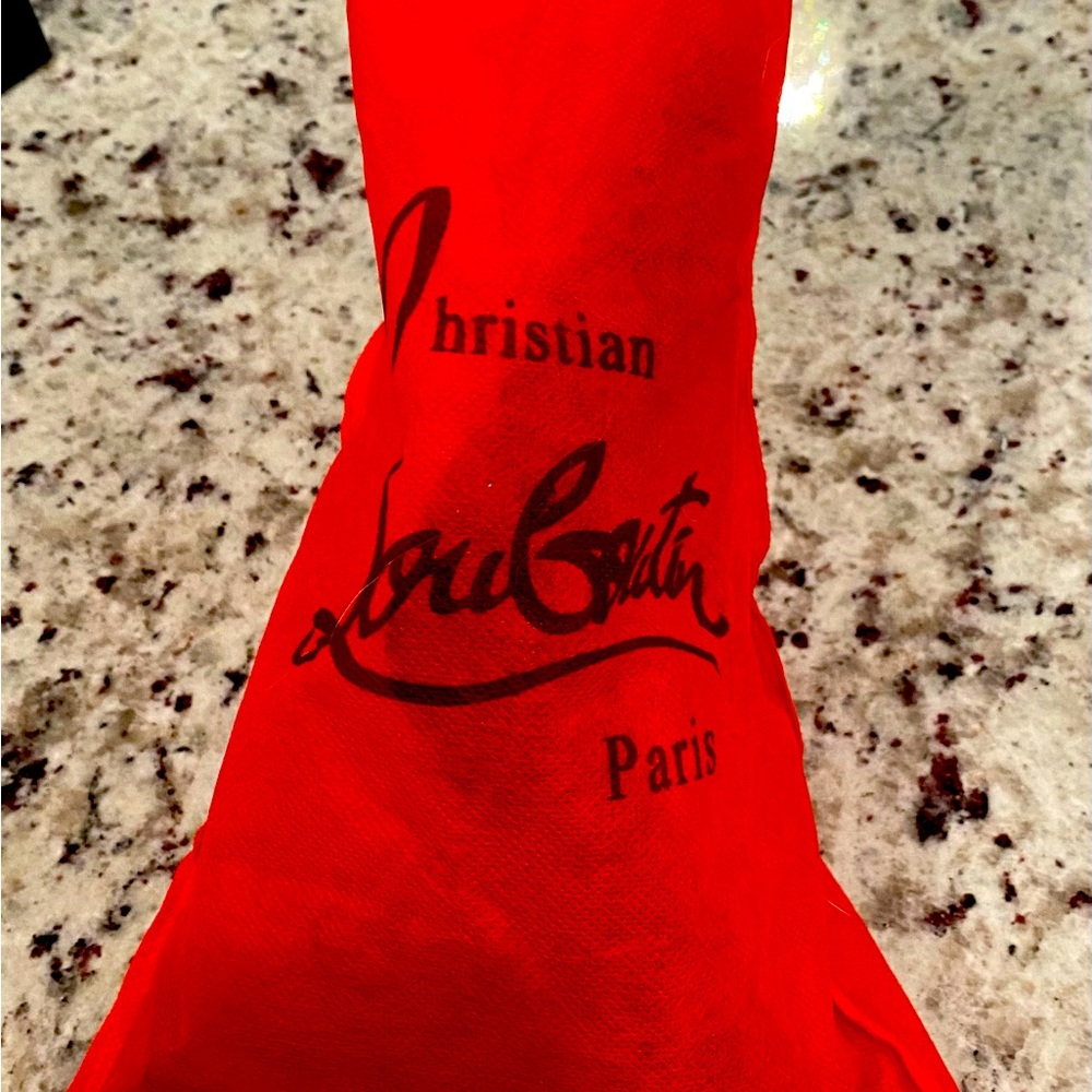 Louis Vuitton, black heels, red bottom